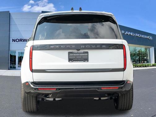 Fuji White 2026 Land Rover Range Rover P400 SE 7 Seat