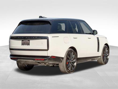 2025 Land Rover Range Rover P615 SV