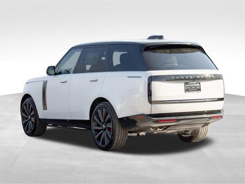 2025 Land Rover Range Rover P615 SV
