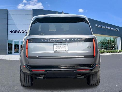Eiger Grey 2023 Land Rover Range Rover SE