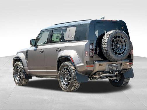 2025 Land Rover Defender