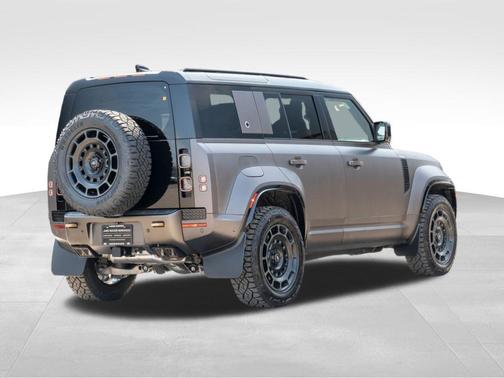 2025 Land Rover Defender