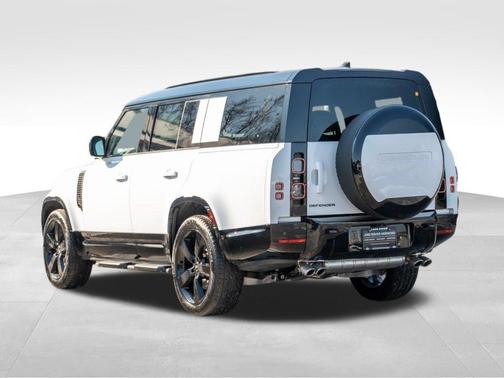 2025 Land Rover Defender P500 V8