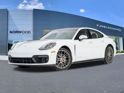 2023 Porsche Panamera 4 Platinum Edition