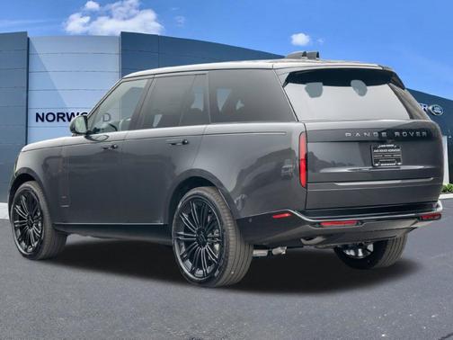 Carpathian Grey 2026 Land Rover Range Rover P400 SE