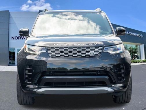 Santorini Black 2026 Land Rover Discovery