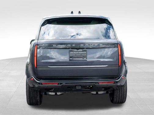 2025 Land Rover Range Rover P400 SE