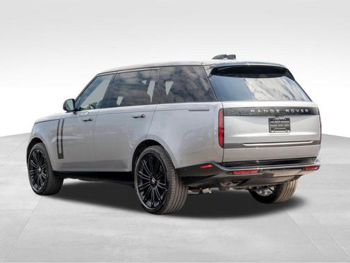 2025 Land Rover Range Rover P530 SE 7 Seat