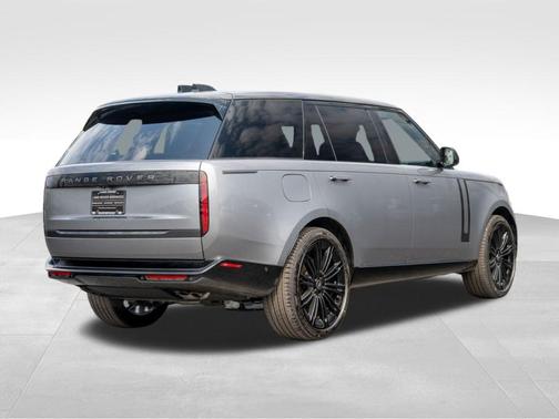 2025 Land Rover Range Rover P530 SE 7 Seat