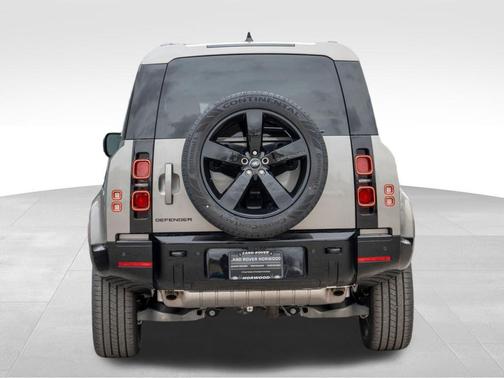 2025 Land Rover Defender P400 X-Dynamic SE