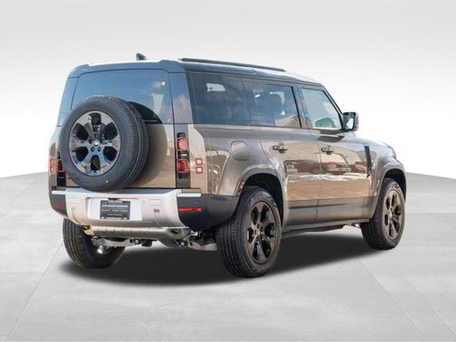 2025 Land Rover Defender P400 S