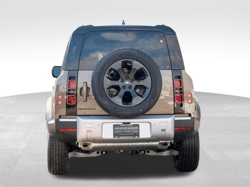 2025 Land Rover Defender P400 S