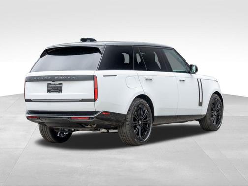 2025 Land Rover Range Rover P530 SE 7 Seat