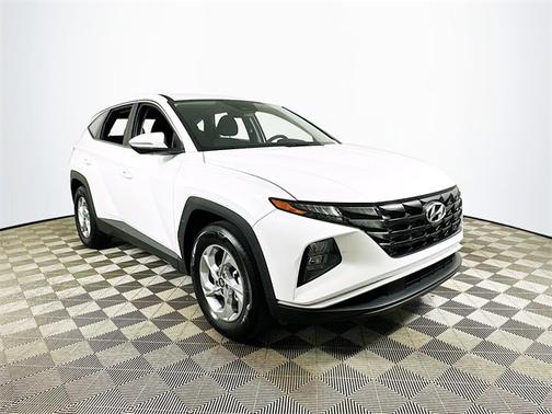 2022 Hyundai TUCSON SE