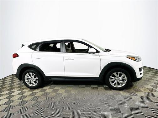 2021 Hyundai TUCSON SE