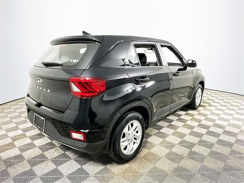 2022 Hyundai VENUE SE