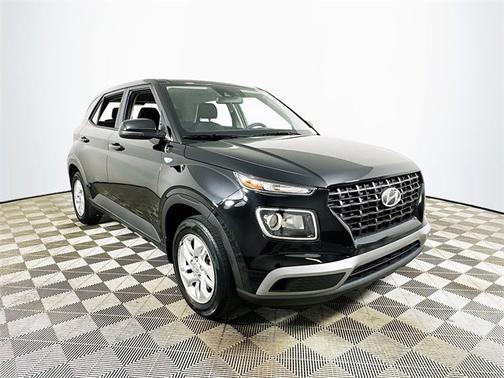 2022 Hyundai VENUE SE