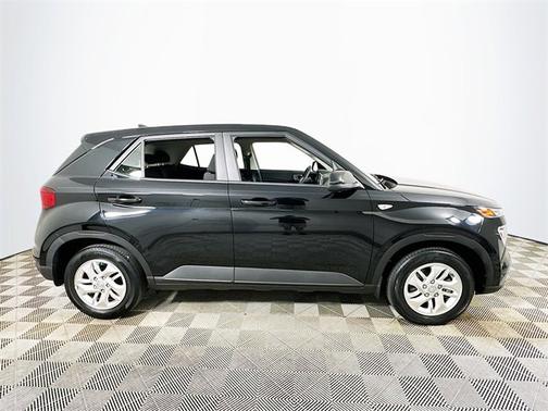 2022 Hyundai VENUE SE