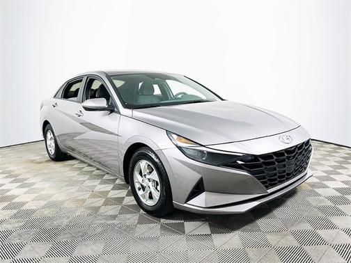 2023 Hyundai ELANTRA SE