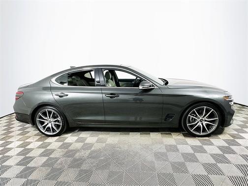 2022 Genesis G70 2.0T