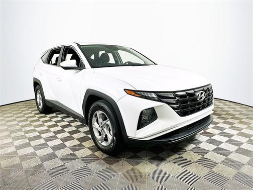 2022 Hyundai TUCSON SE