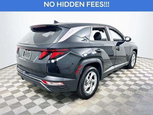 Black 2024 Hyundai TUCSON SE