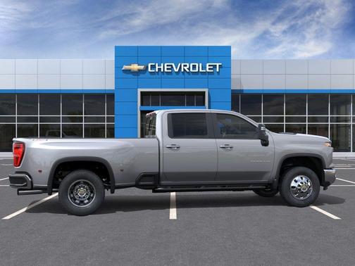 Sterling Gray Metallic 2026 Chevrolet Silverado 3500 LT