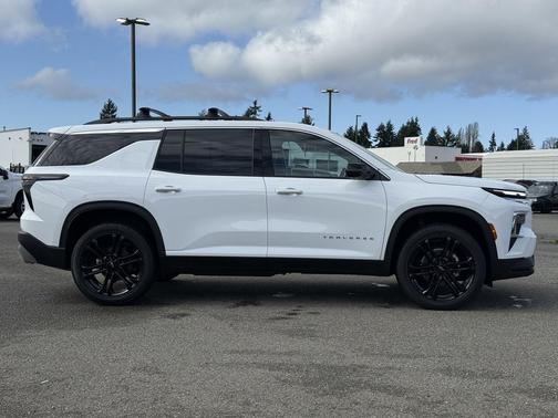 Summit White 2026 Chevrolet Traverse LT