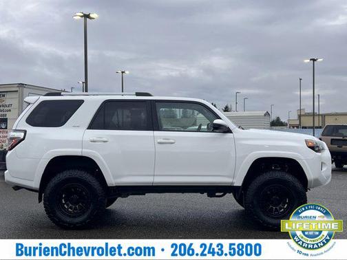 2022 Toyota 4Runner SR5