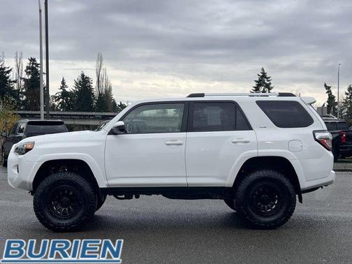 2022 Toyota 4Runner SR5