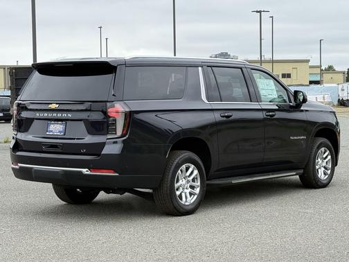 Dark Ash Metallic 2026 Chevrolet Suburban LT