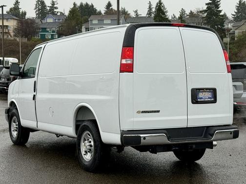 2025 Chevrolet Express 2500 RWD 2500 Regular Wheelbase WT