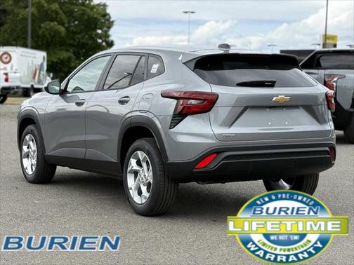 2025 Chevrolet Trax LS