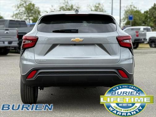 2025 Chevrolet Trax LS
