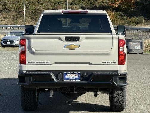 White Sands 2026 Chevrolet Silverado 2500 Custom