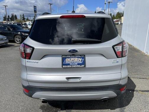 Photo 5 of 31 of 2018 Ford Escape SE