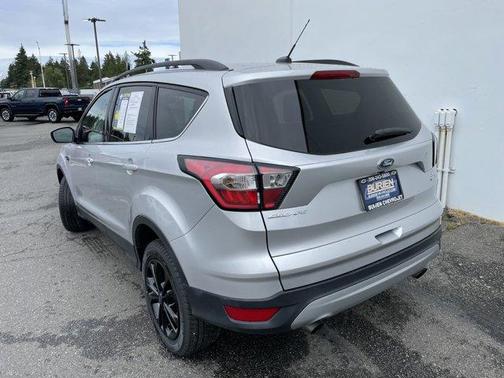 Photo 4 of 31 of 2018 Ford Escape SE