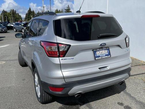 Photo 4 of 31 of 2018 Ford Escape SE