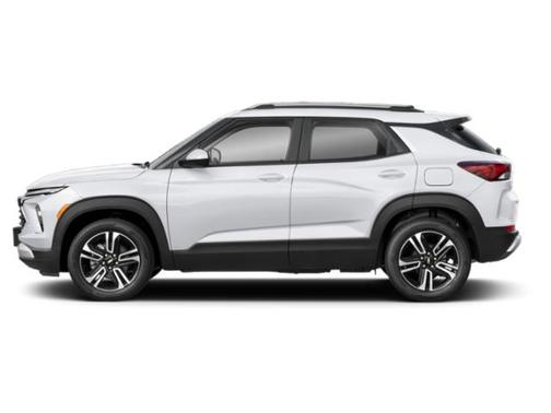 Iridescent Pearl Tricoat 2024 Chevrolet Trailblazer LT