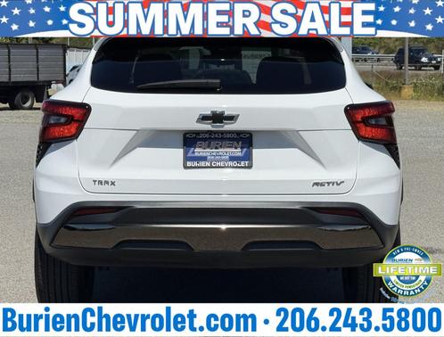 Summit White 2024 Chevrolet Trax FWD ACTIV