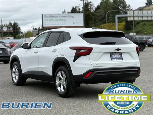 2025 Chevrolet Trax LS