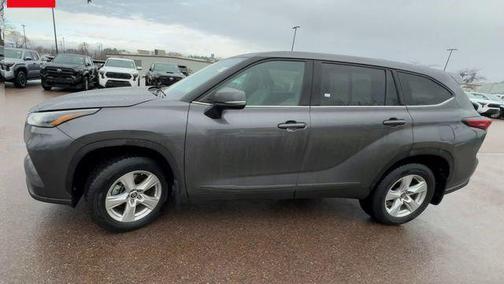 2022 Toyota Highlander LE
