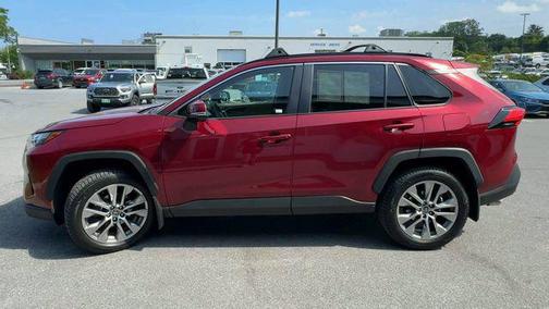 2022 Toyota RAV4 XLE Premium