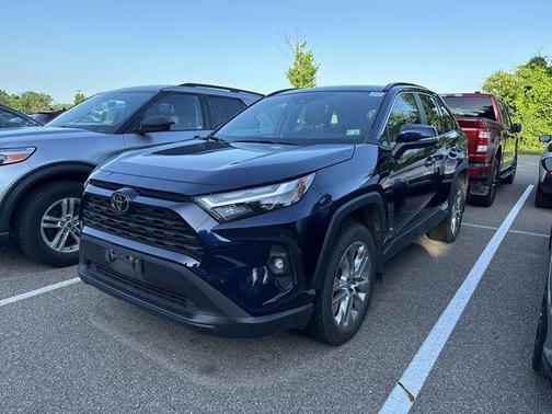 2022 Toyota RAV4 XLE Premium