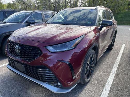 Ruby Flare Pearl 2023 Toyota Highlander XSE