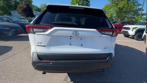 Ice 2025 Toyota RAV4 Hybrid LE
