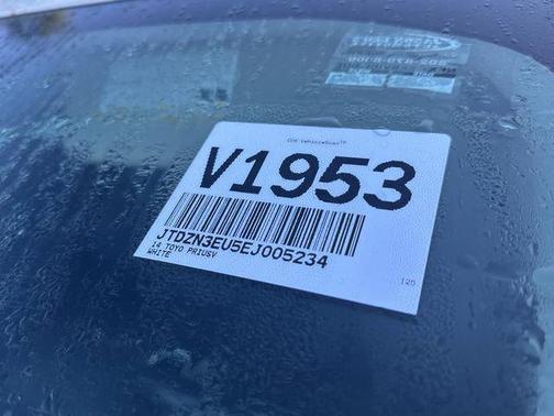 2014 Toyota Prius v Five