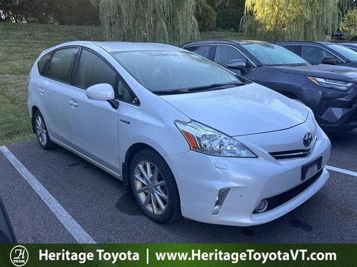 2014 Toyota Prius v Five