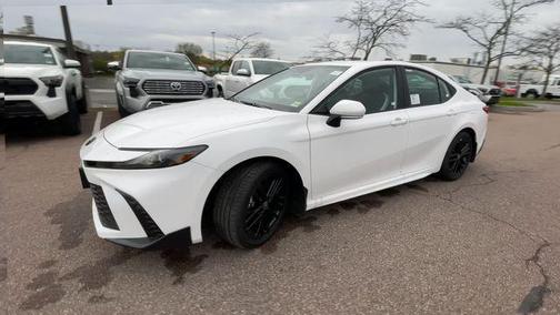 Ice Cap 2026 Toyota Camry SE