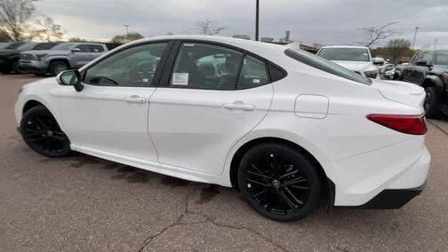 Ice Cap 2026 Toyota Camry SE